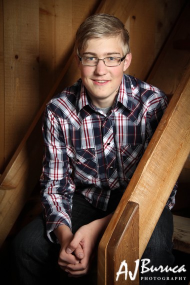 AJBuruca-RoopeLehilcoinen-SeniorPortrait-GraduatePhotography-IdahoBarn-IndoorPortraits