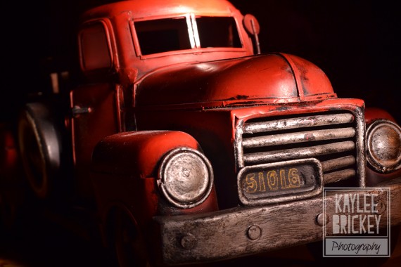 kaylee_brickey_indoor_light_painting_truck